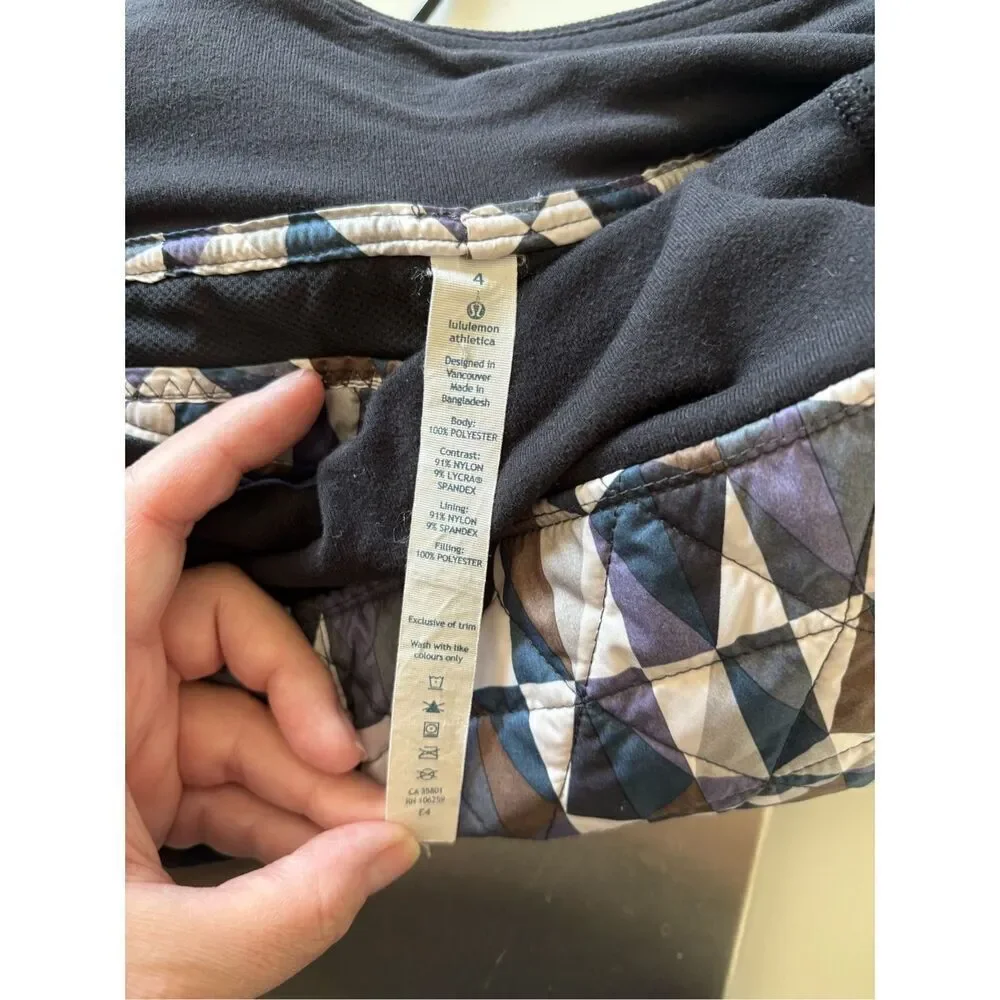 Lululemon Hot Cheeks Shorts Hot Stained Glass Love Black Womens Size 4